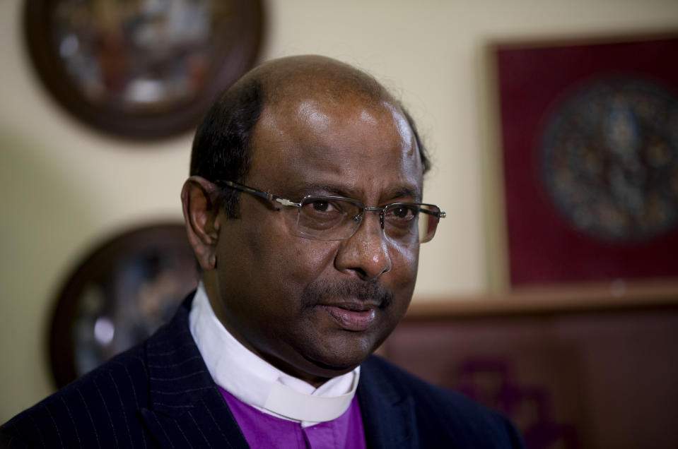 El secretario general del Consejo Mundial de Iglesias, Jerry Pillay, visita la Iglesia Presbiteriana Reformada en La Habana, Cuba, el domingo 17 de diciembre de 2023. (Foto AP/Ismael Francisco)