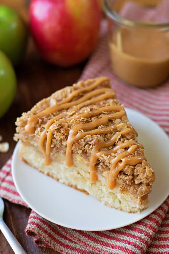 Apple Crisp Crumb Cake