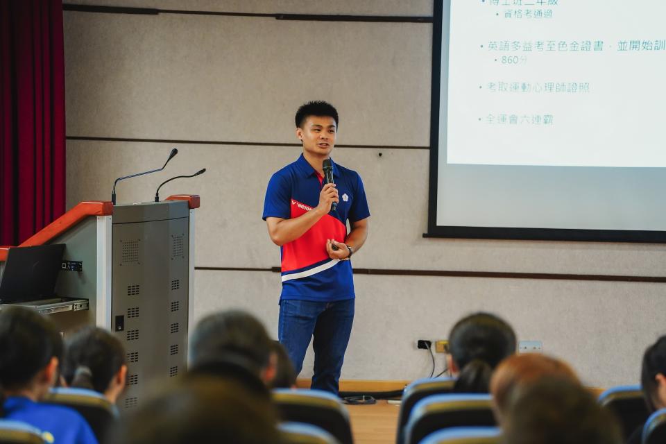 柔道國手蔡明諺在講座中，鼓勵選手為自己設定目標且不要放棄學業。
