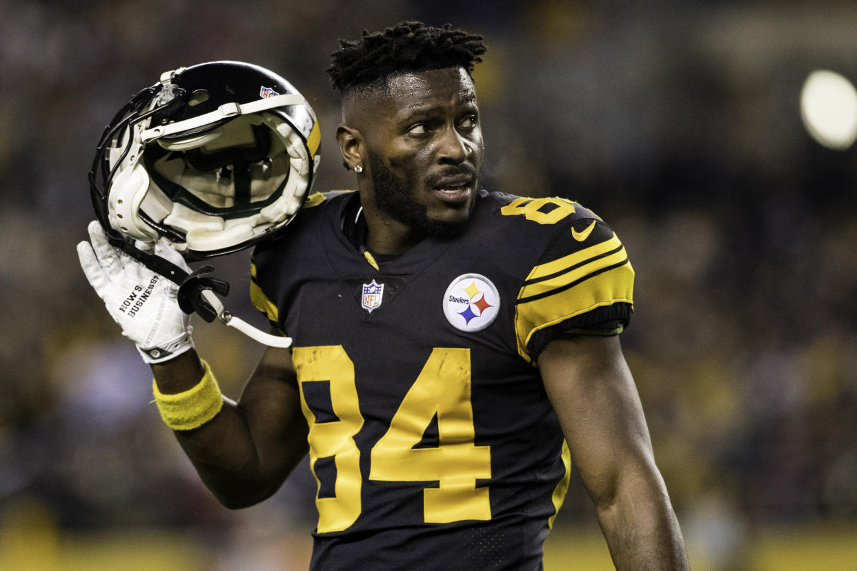 PITTSBURGH, PA -DECEMBER 16: Pittsburgh Steelers wide receiver Antonio Brown (84) looks on during the NFL football game between the New England Patriots and the Pittsburgh Steelers on December 16, 2018 at Heinz Field in Pittsburgh, PA. (Photo by Mark Alberti/Icon Sportswire via Getty Images)