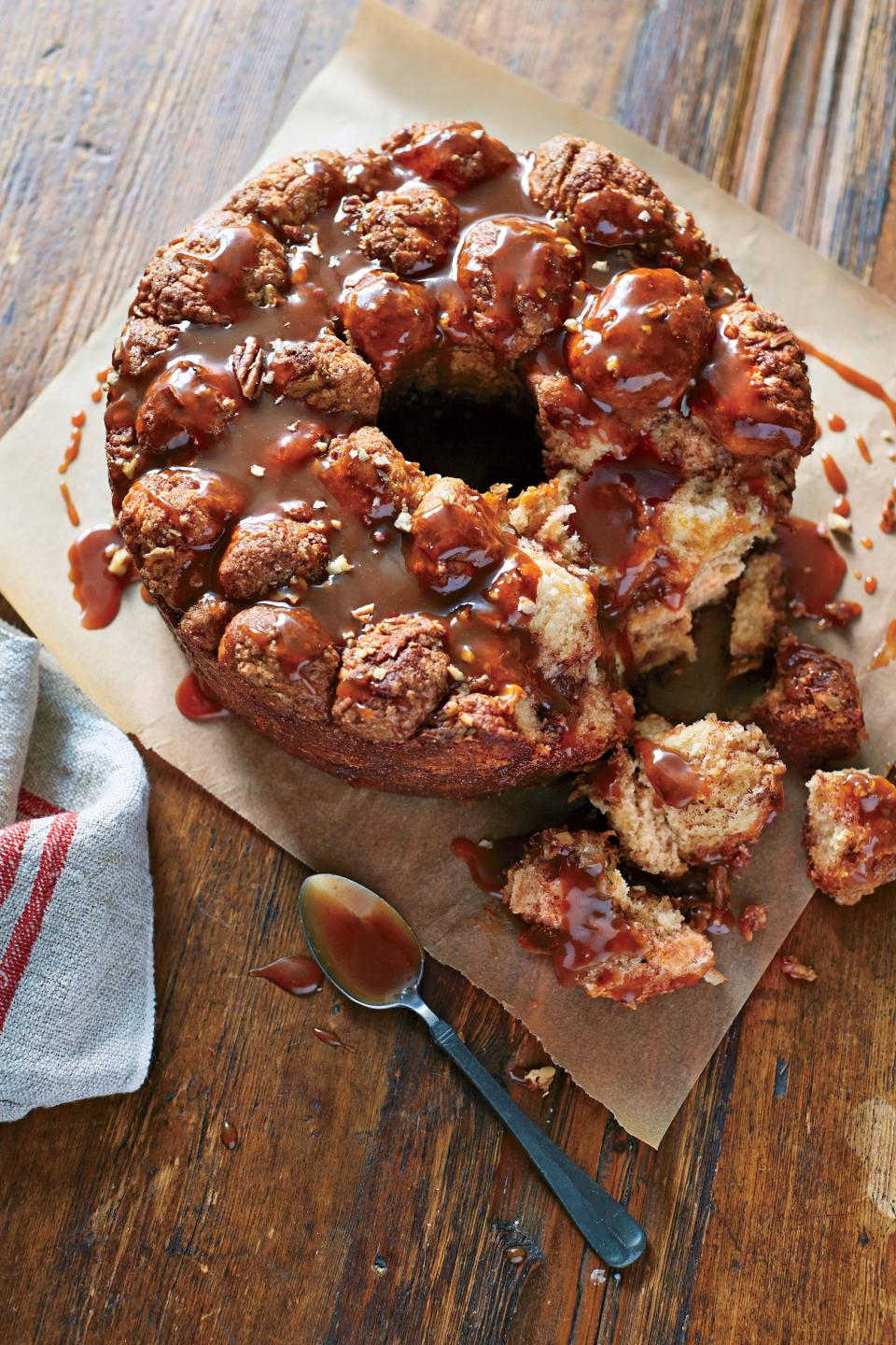 Caramel-Glazed Monkey Bread