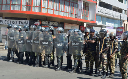 Riot police prepare to disperse opposition demonstrators protesting against new electoral laws in Antananarivo, Madagascar April 21, 2018. REUTERS/Clarel Faniry Rasoanaivo