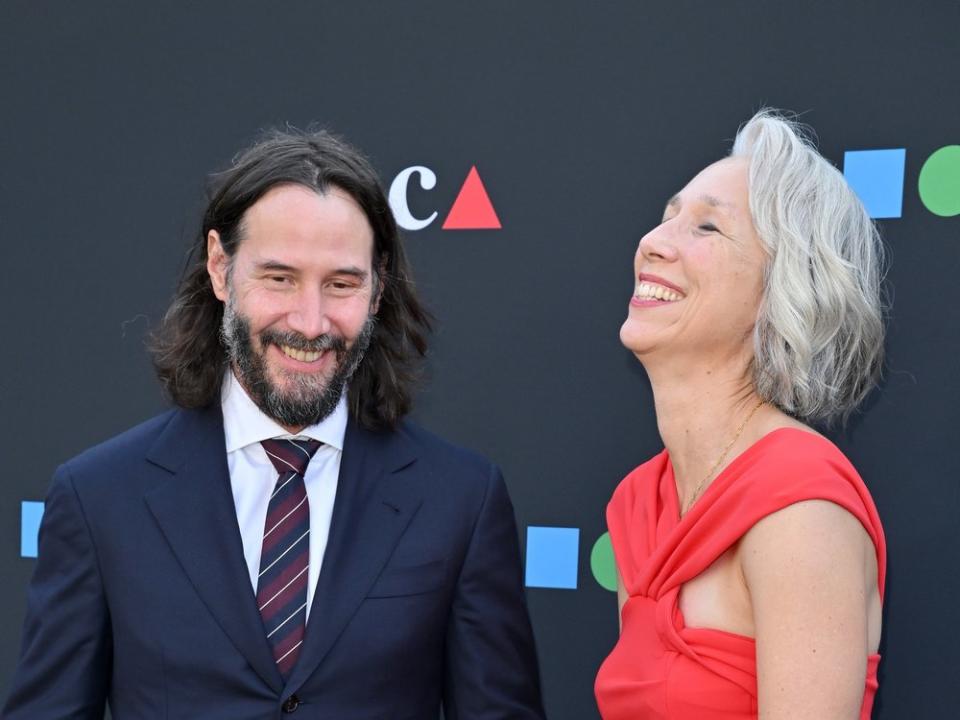 Keanu Reeves und Alexandra Grant haben Grund zum Strahlen. (Bild: getty/[EXTRACTED]: Axelle/Bauer-Griffin/FilmMagic)