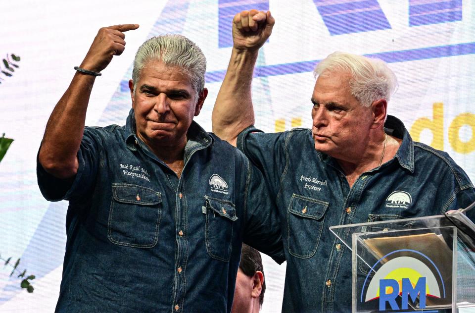 José Raúl Mulino y Ricardo Martinelli en un acto político