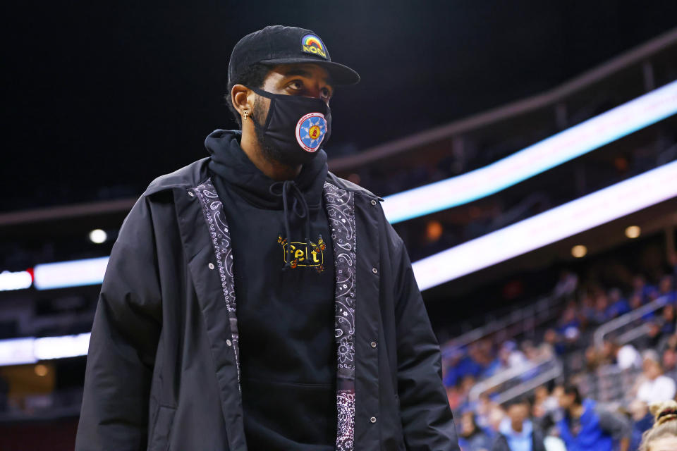 Irving no renovó con los Nets y tampoco pudo encontrar una salida. (Foto: Rich Schultz / Getty Images).