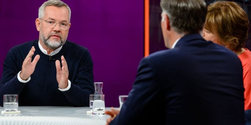 Sieht die liberale Demokratie in Gefahr: Der SPD-Politiker Michael Roth.<span class="copyright">ZDF/Svea Pietschmann</span>