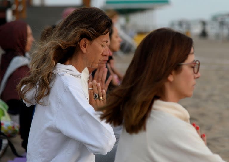 Meditar, hacer yoga, correr en la playa, Pinamar amplía sus propuestas de bienestar 