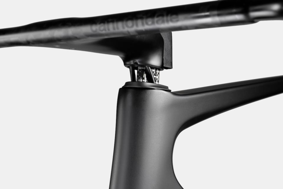 Cannondale SuperSix EVO bar tech