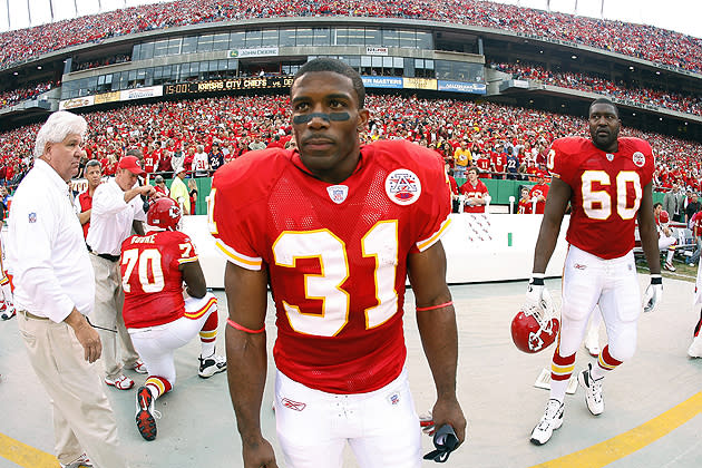 Priest Holmes: Some concussions 'changed the color of the sky'