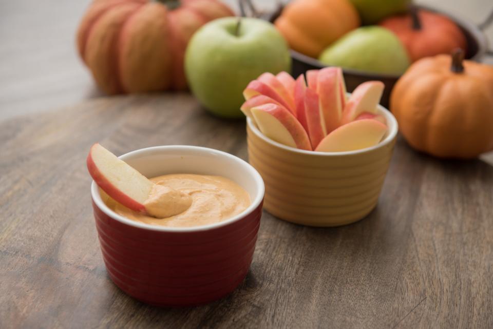 Pumpkin Dip served with sliced apples.