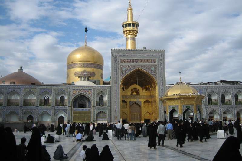 伊朗馬什哈德（Mashhad）的「伊瑪目禮薩聖陵」（Imam Reza shrine）（Iahsan@Wikipedia / CC BY-SA 3.0）