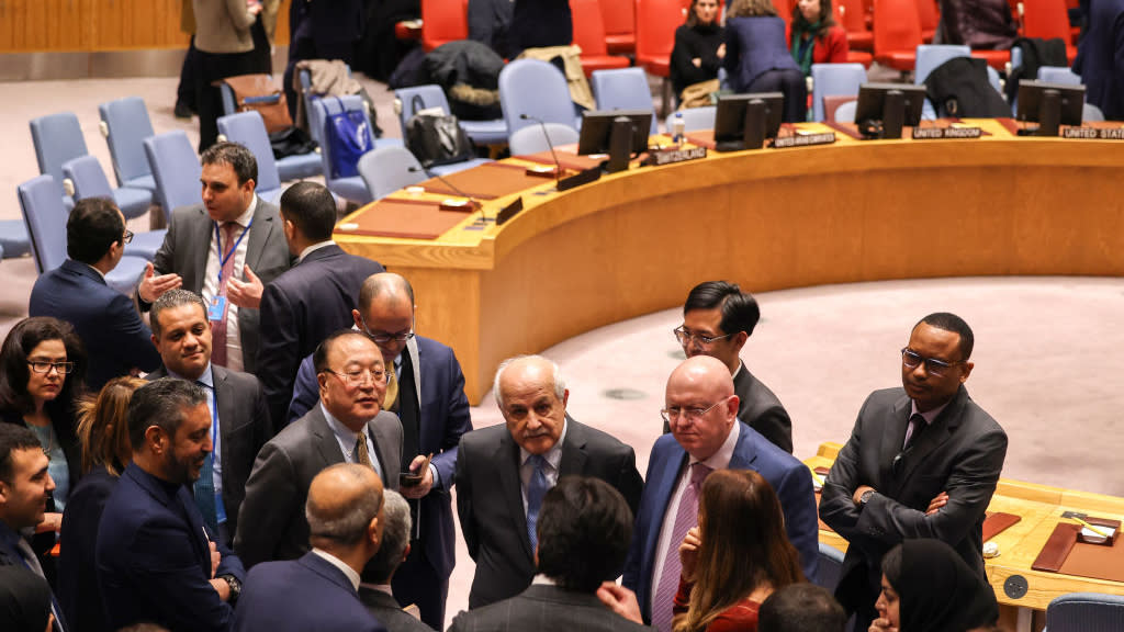  Diplomats discuss Gaza cease-fire at U.N. Security Council. 