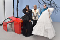 Tableau de famille made in Off-White ! Grâce à Virgil Abloh, Bella, Yolanda et Gigi ont pu s’offrir une promenade mère-filles sur un podium de la Paris Fashion Week. ©Getty Images