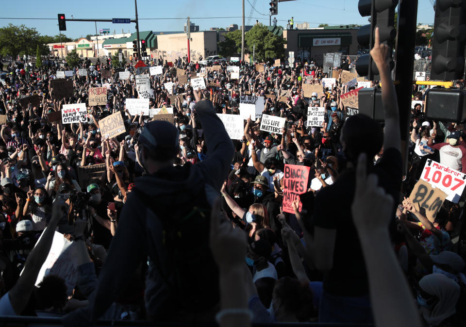 A large crowd of thousands of Minneapolis protesters who took over the roads.