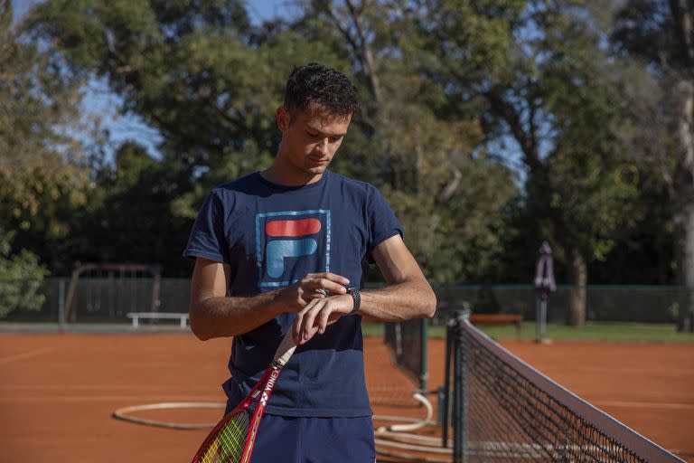 Hasta hace unas semanas, el tenista Juan Pablo Ficovich, luchando con una miocarditis que le dejó el Covid-19, sólo podía entrenarse en forma leve, monitoreando que las pulsaciones no excedieran las 150.