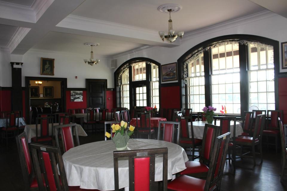 The dining room, where the wealthiest travellers would take their meals. Now, its used to host weddings and other events. 