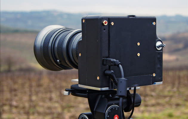 Dario Morelli's scanner-based medium format camera