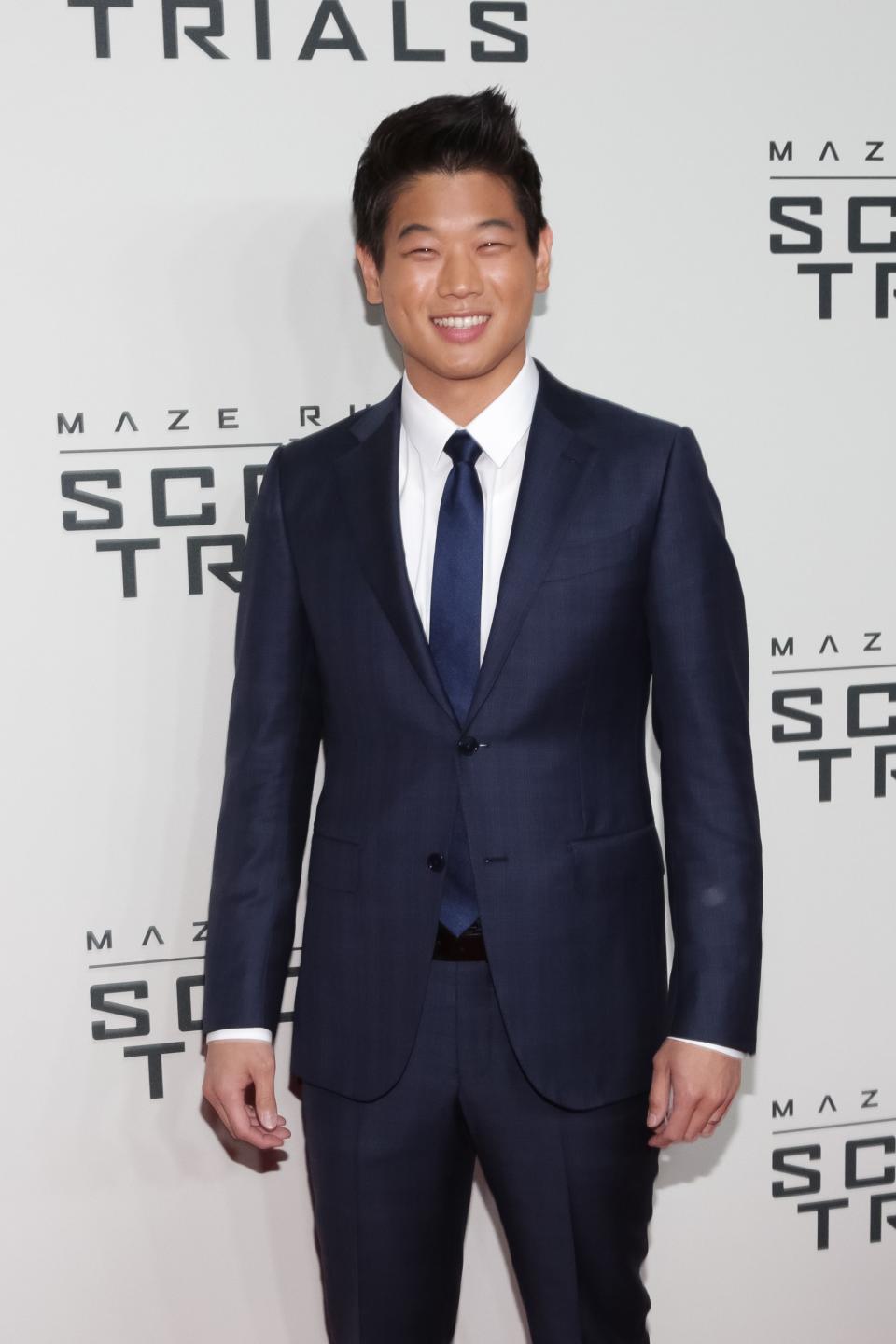 Ki Hong Lee