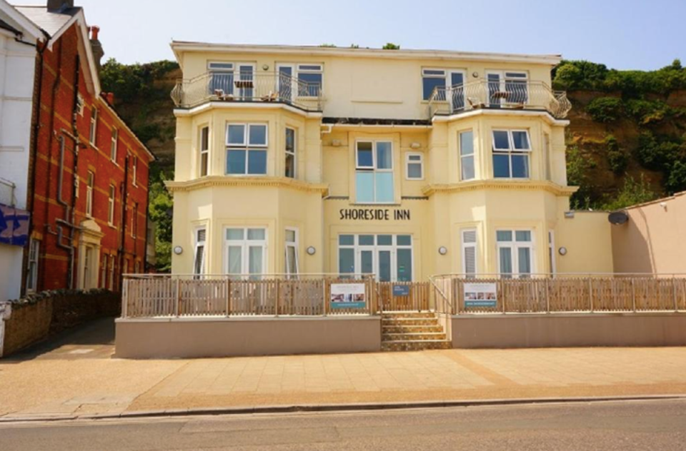 The design here is encapsulated with exposed brickwork and designer mirrors (Shoreside Inn)