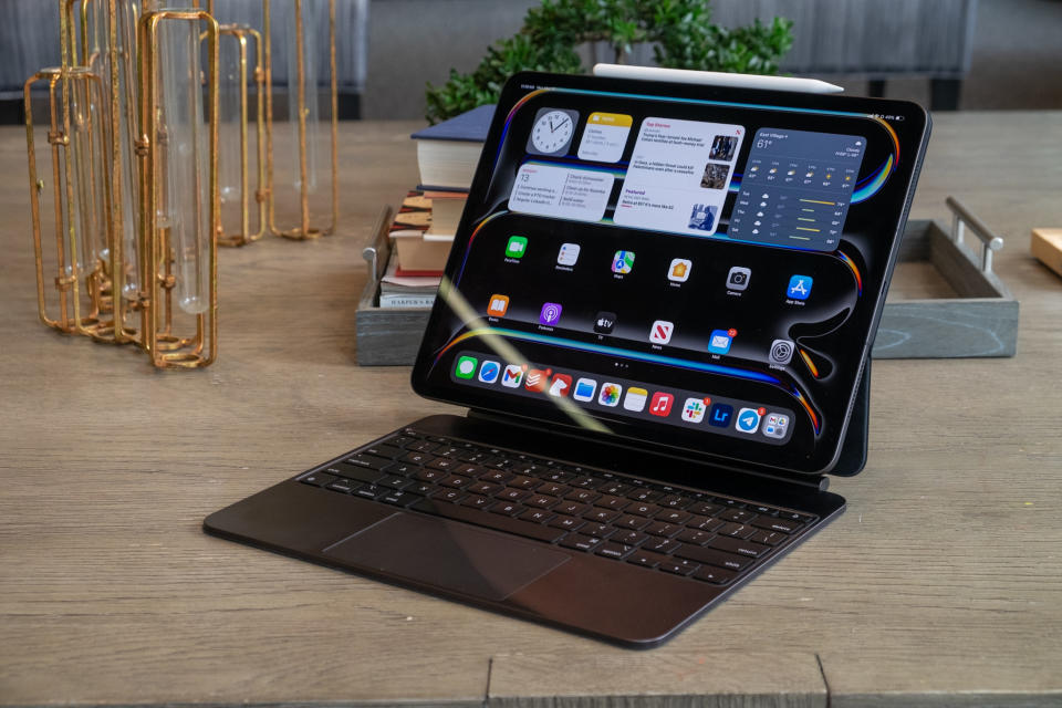 Apple'ın ilk kez 2024'te piyasaya sürülen 13 inç iPad Pro'su.