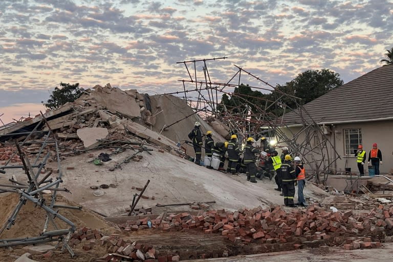 At least six people died in the collapse of a building under construction in the South African coastal city of George (Willie van Tonder)