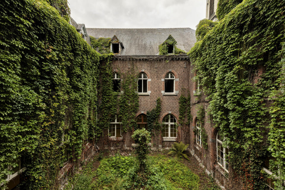 Photographer travels across Europe to document beautiful overgrown sites