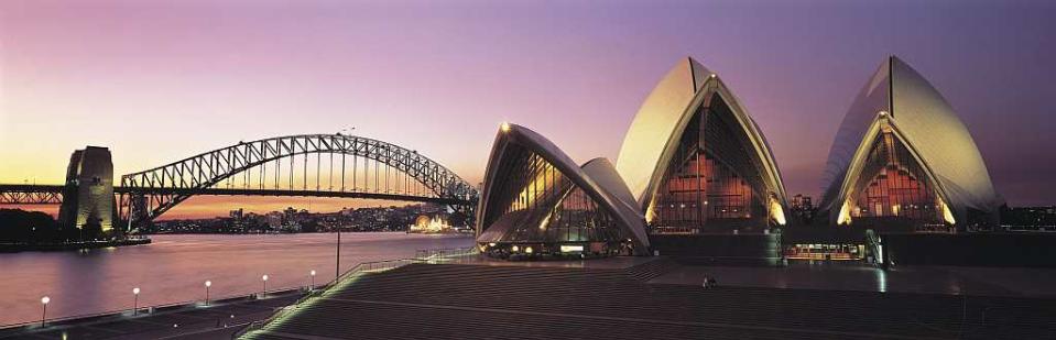 Applauded as one of the most exciting and innovative buildings of the modern era, the dramatic Sydney Opera House is Sydney’s premier venue for the performing arts.