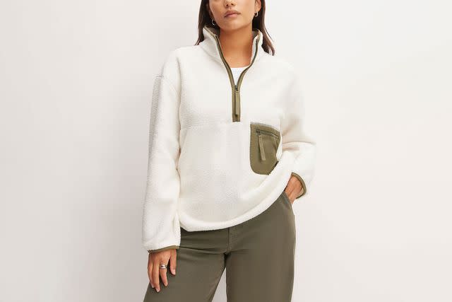 <p>Everlane</p>