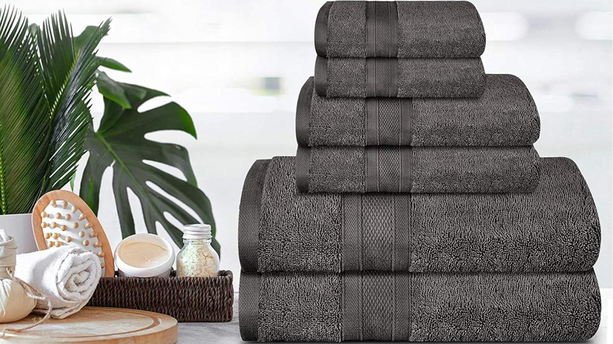 These Soft Cotton Bath Towels Are on Sale for $5 Apiece at