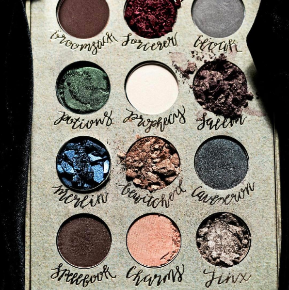At last! The “Harry Potter” eyeshadow kits are finally on sale!