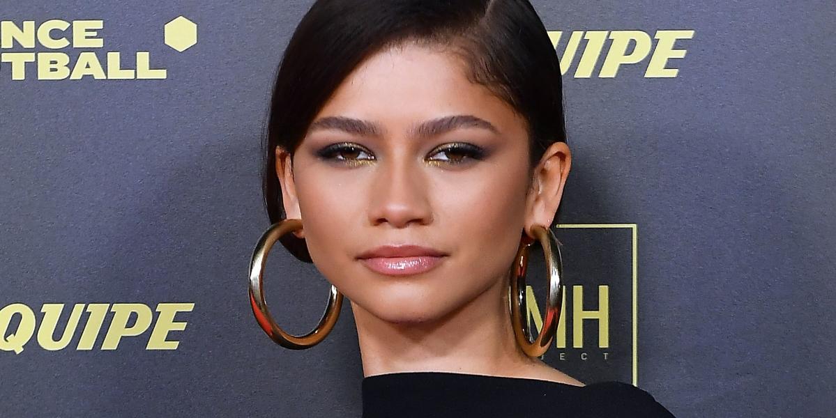 Zendaya Just Wore Blunt Bangs—And a Crop Top Made of Chains—On the Red  Carpet