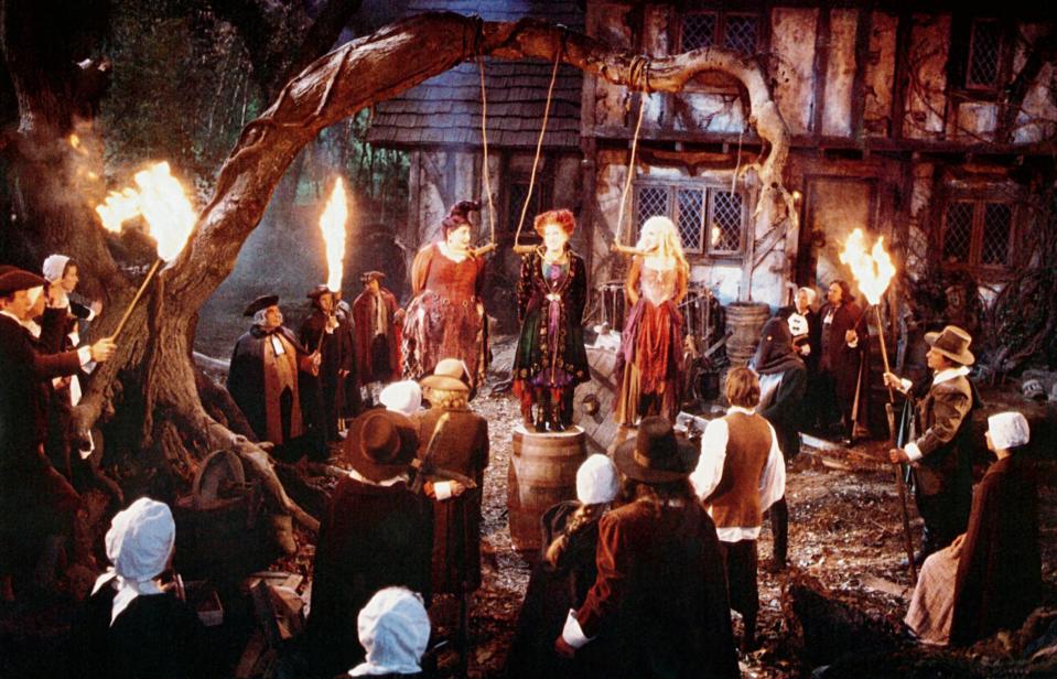 <h1 class="title">HOCUS POCUS, ropes around necks from left: Kathy Najimy, Bette Midler, Sarah Jessica Parker, 1993, ©</h1><cite class="credit">Buena Vista Pictures/Courtesy Everett Collection</cite>