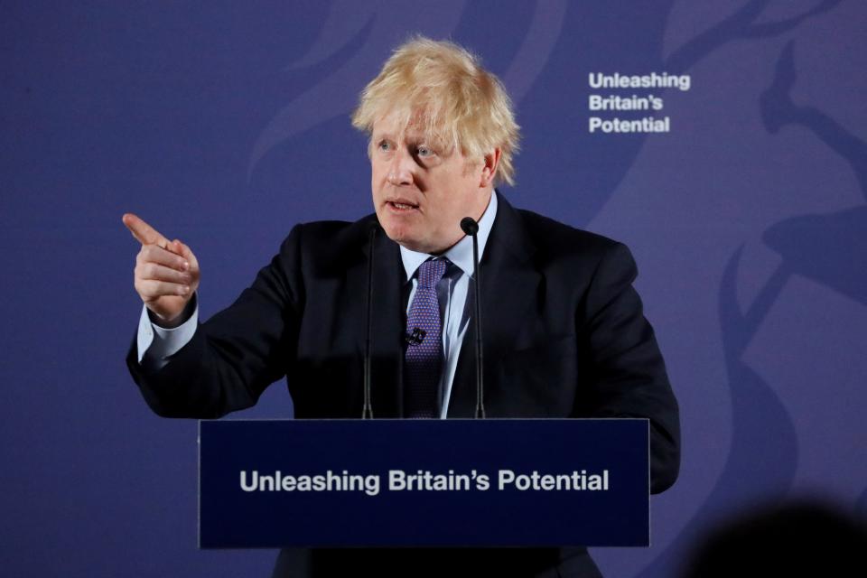 El primer ministro británico, Boris Johnson, gana 3,3 veces el salario medio de los habitantes de su país (40.768). Esto es, <strong>136.673 euros anuales</strong>. (Foto: Frank Augstein / Pool / AFP / Getty Images).