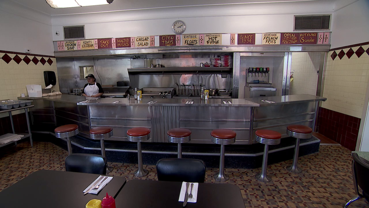 <div>Some things have changed, but many remain the same at Convention Grill in Edina after a four-year closure.</div> <strong>(FOX 9)</strong>