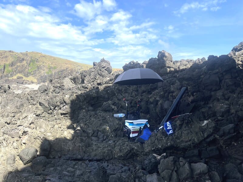 空軍氣象聯隊駐守綠島的探空分隊張姓士官長，9日深夜在綠島帆船鼻岸邊釣魚失蹤。 （圖／海巡提供）