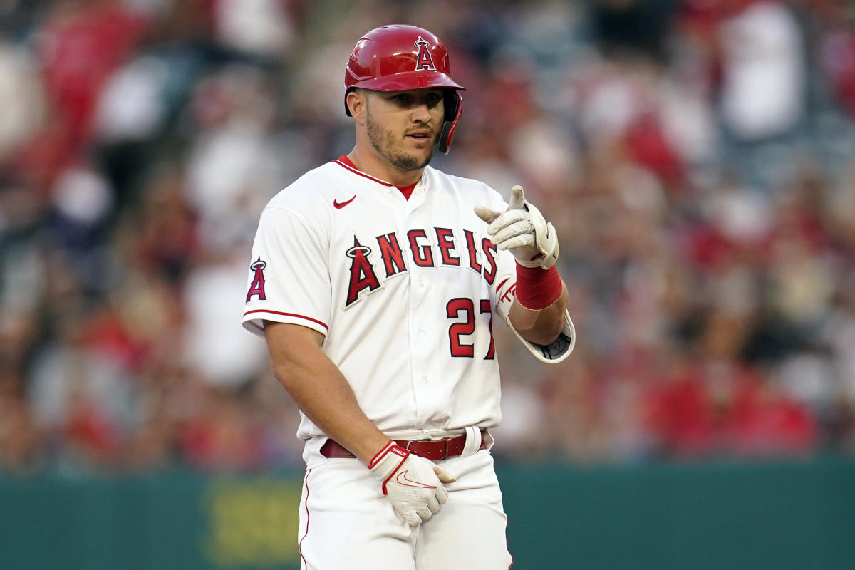 mike trout height weight