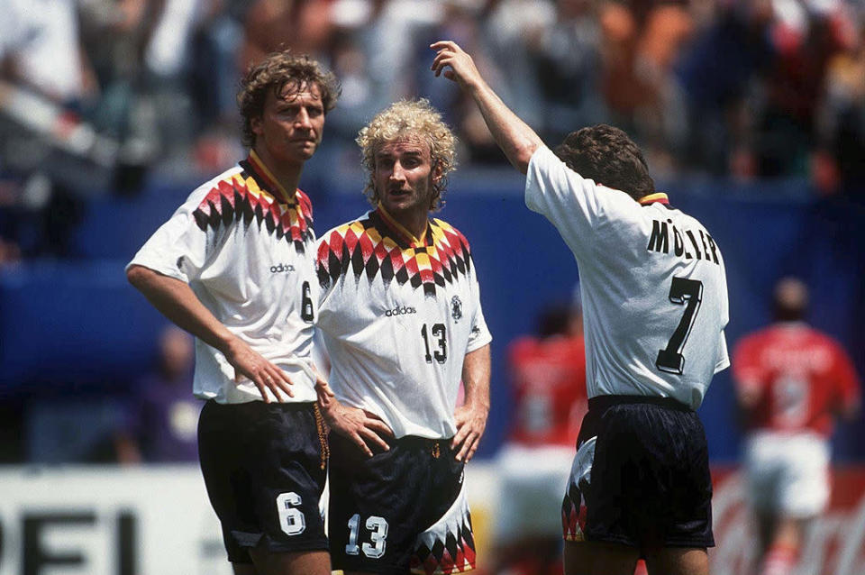 <p>Bei deutschen Fans ruft es aber auch Assoziation zum DFB-Trikot von 1994 hervor. <br></p><p>(Bild: Getty Images)<br></p>