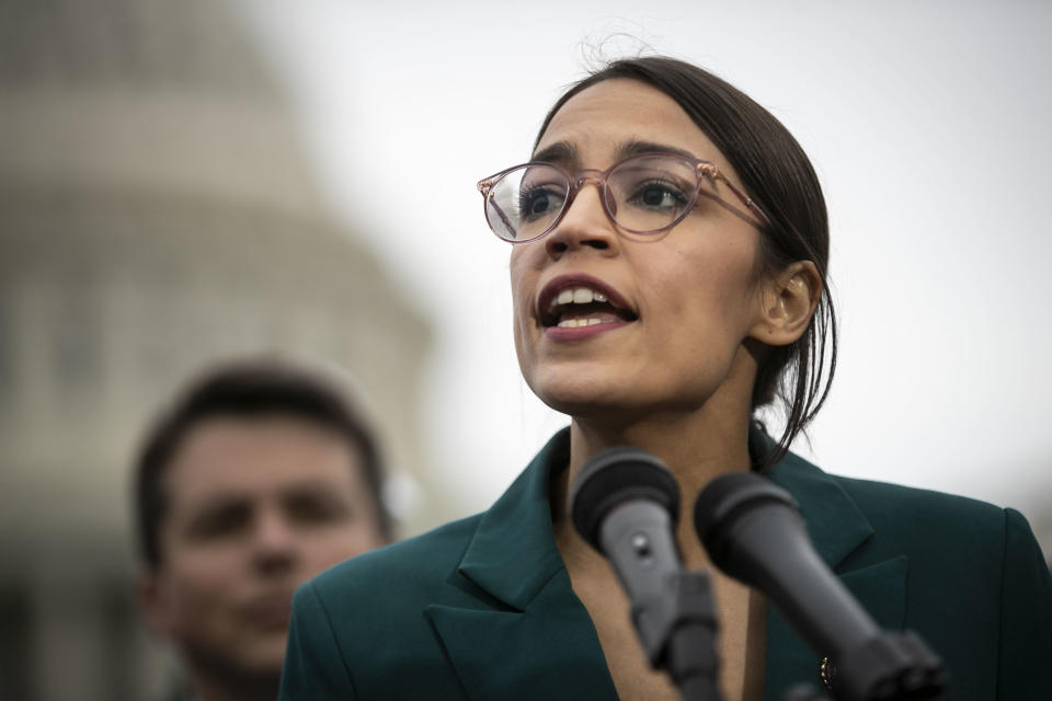 Alexandria Ocasio-Cortez gilt zurzeit als eine der Sympathieträgerinnen der US-Demokraten. (Bild: Al Drago/Bloomberg via Getty Images)