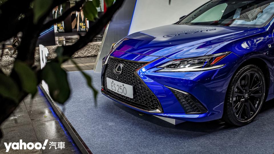 2022 Lexus ES精緻升級全新上市！不可忽視的日式豪華格局！