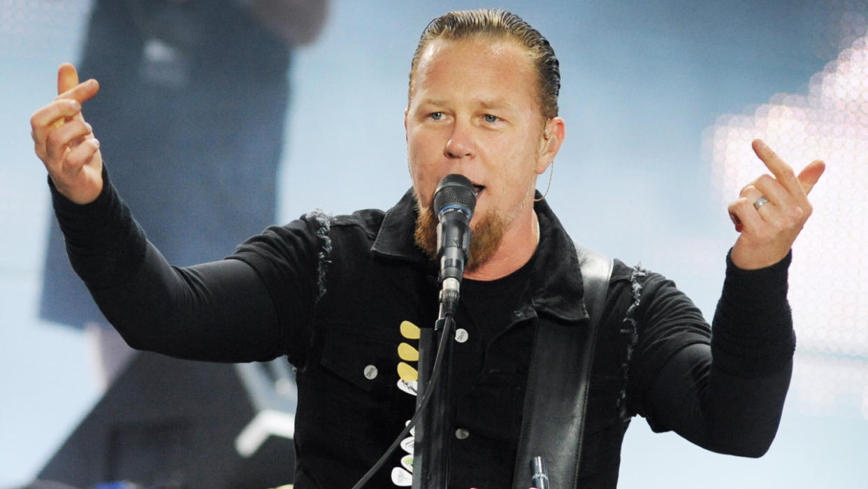  James Hetfield onstage with Metallica in 2008 