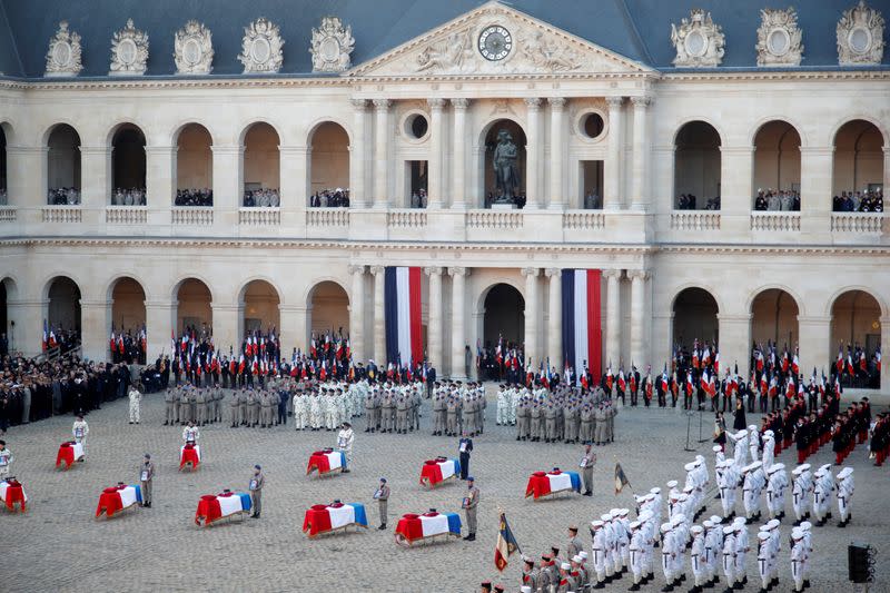 National ceremony in Paris to pay respect to the thirteen French soldiers killed in Mali