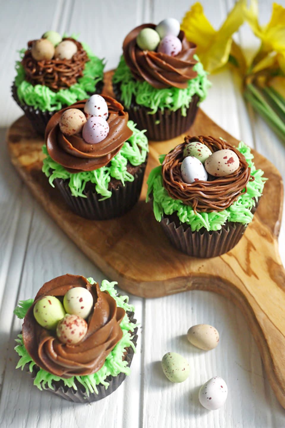 chocolate nest mini eggs cupcakes