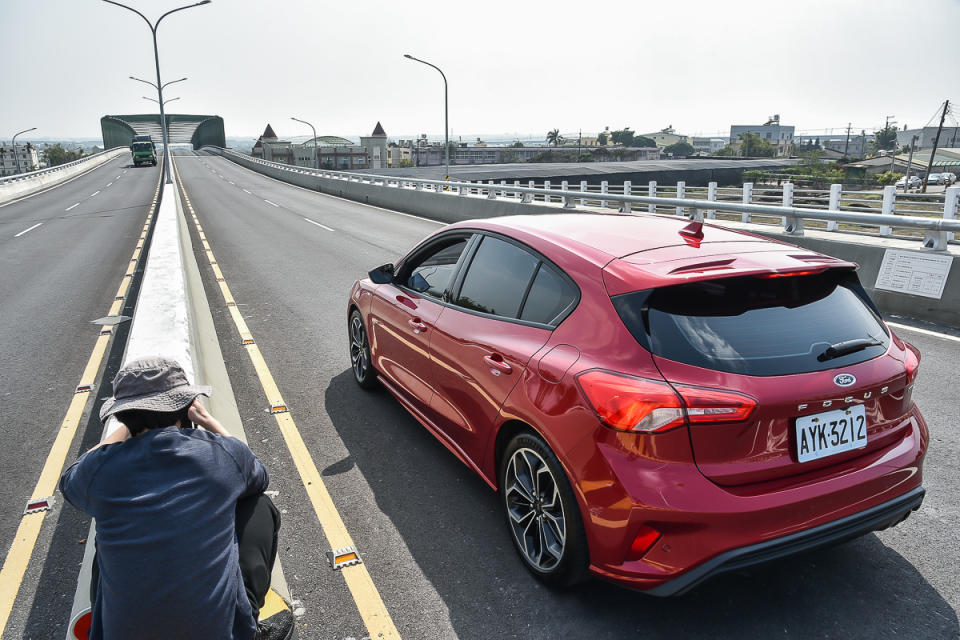 Focus ST-Line的一般道路體驗就是好開動力夠又均衡～