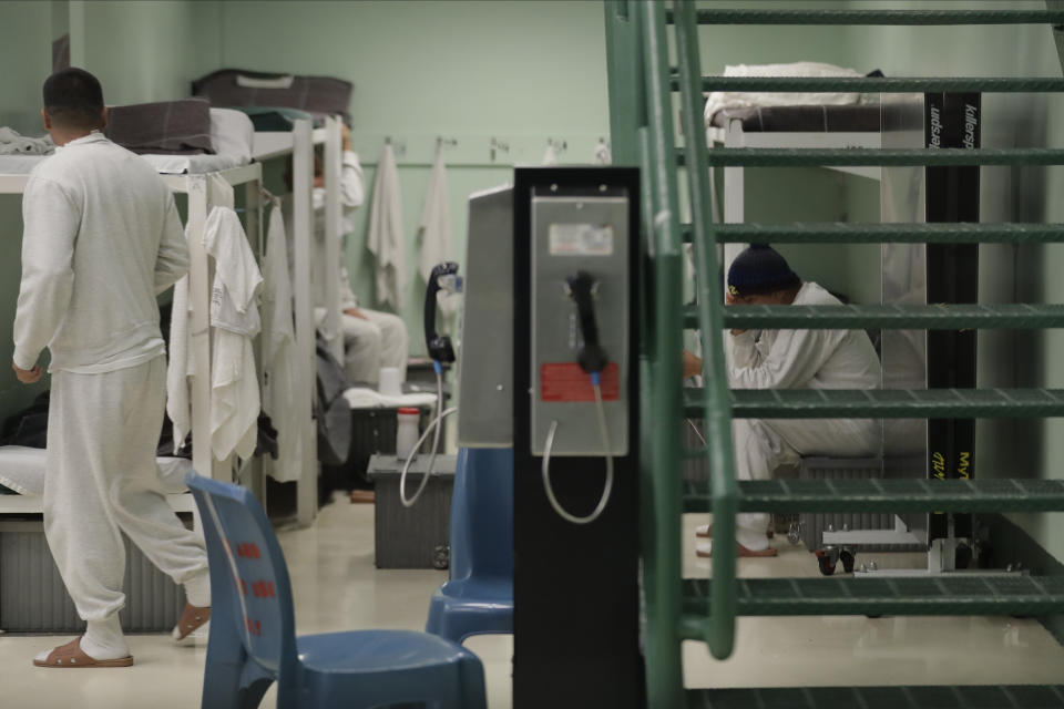 A residential pod at the U.S. Immigration and Customs Enforcement detention center in Tacoma, Washington. Immigrant detainees across the country say they lack adequate protective equipment and cleaning supplies to prevent the spread of the coronavirus behind bars. (Photo: ASSOCIATED PRESS)