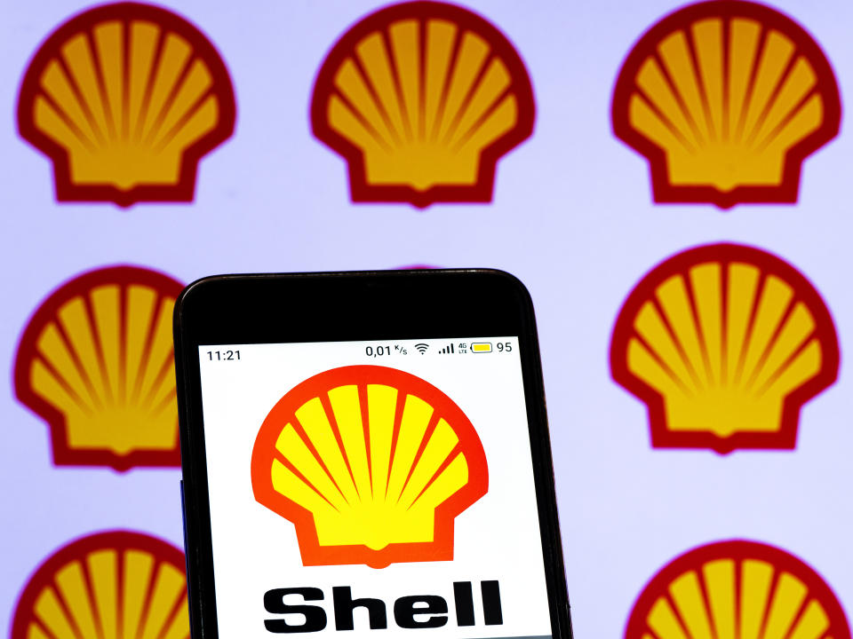 UKRAINE - 2021/01/27: In this photo illustration a Royal Dutch Shell logo seen displayed on a smartphone screen. (Photo Illustration by Igor Golovniov/SOPA Images/LightRocket via Getty Images)