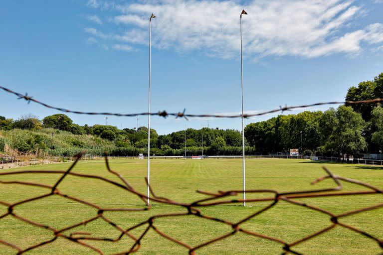 Una de las canchas del Club Náutico Arsenal Zárate, la entidad en la que jugaban los acusados del ataque mortal a Fernando Báez Sosa.