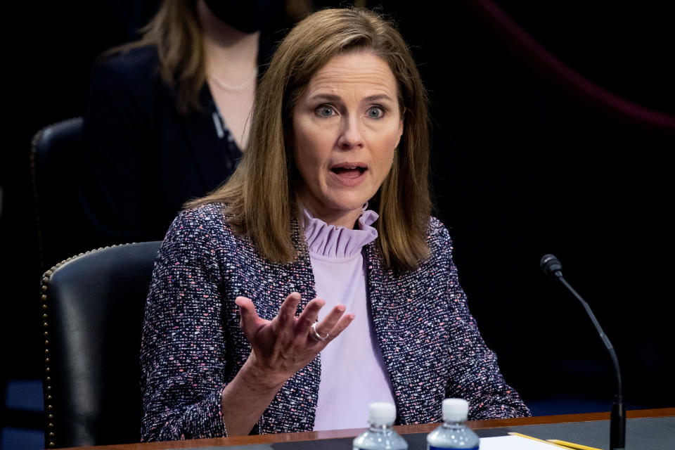 Amy Coney Barrett, nominada del presidente Donald Trump a la Corte Suprema, durante una de sus comparencencias ante el Comité Judicial del Senado. (Michael Reynolds/Pool via Reuters)