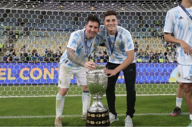 Julián Álvarez salió campeón de la Copa América con Messi y todo el plantel argentino