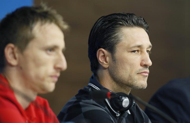 KOC05. Recife (Brazil), 22/06/2014.- Hean coach of Croatian national team Niko Kovac (R) and midfield Luka Modric attend a press conference after a training session at Arena Pernambuco stadium in Recife, Brazil, 22 June 2014. Croatia faces their match against Mexico in group A at the FIFA World Cup on 23 June. (Brasil, Croacia, Mundial de Fútbol) EFE/EPA/YURI KOCHETKOV