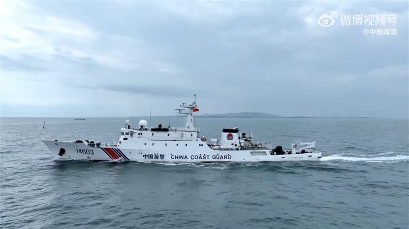 中國宣布，福建海警位金門附近海域依法開展常態化執法巡查。（圖／翻攝自微博）